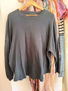 Jenni Kayne Classic Black Long Sleeve Crewneck Top